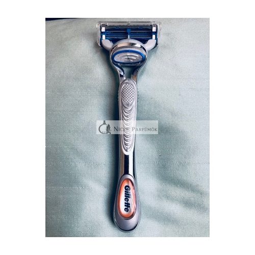 Gillette SkinGuard Érzékeny Bőr Borotva + Penge